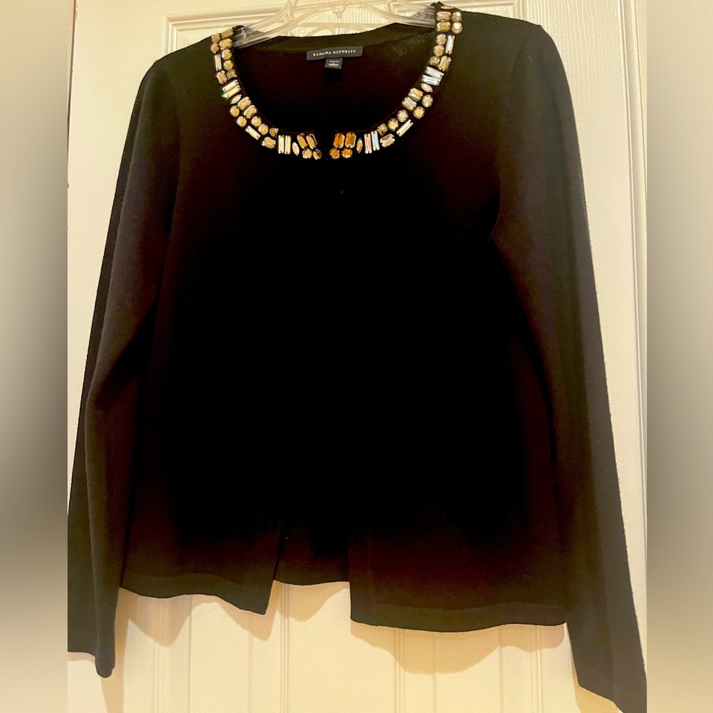 Women, soft wool and polyester, open front, cropped cardigan